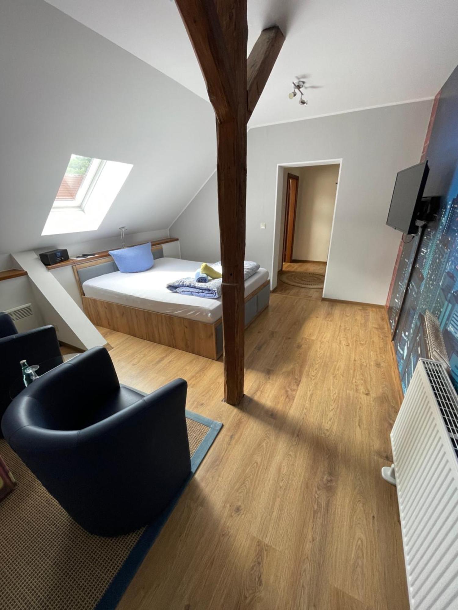Pension Zum Alten Gasthaus Haensel Krauschwitz Екстериор снимка