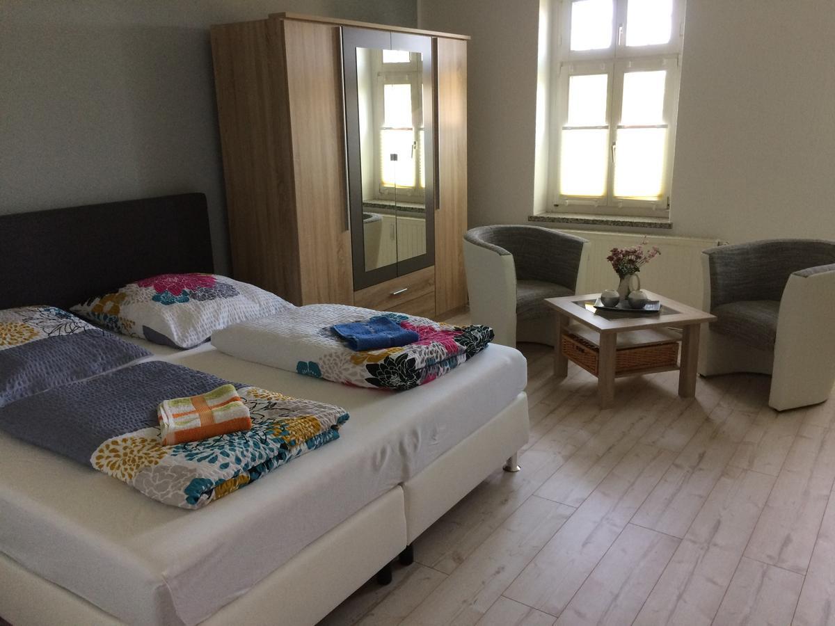 Pension Zum Alten Gasthaus Haensel Krauschwitz Екстериор снимка