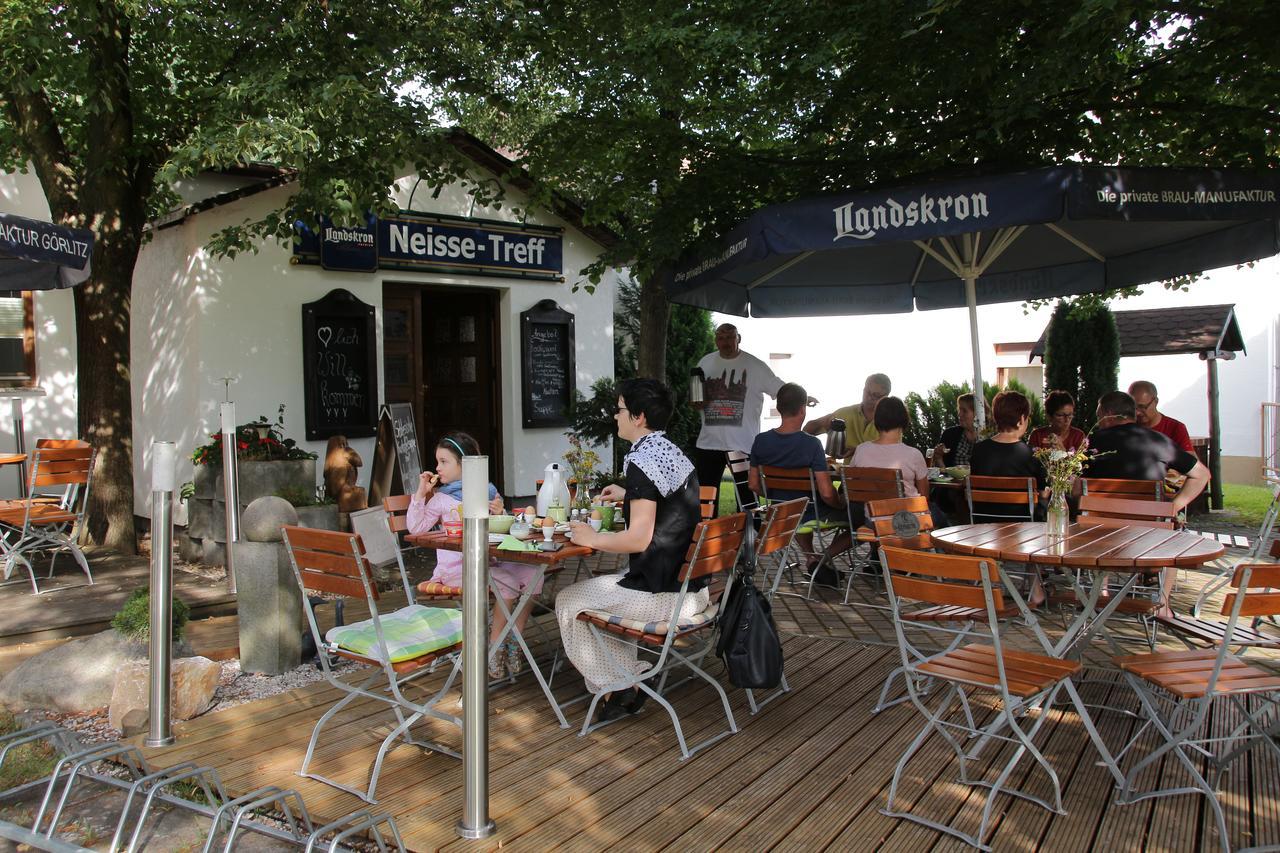 Pension Zum Alten Gasthaus Haensel Krauschwitz Екстериор снимка