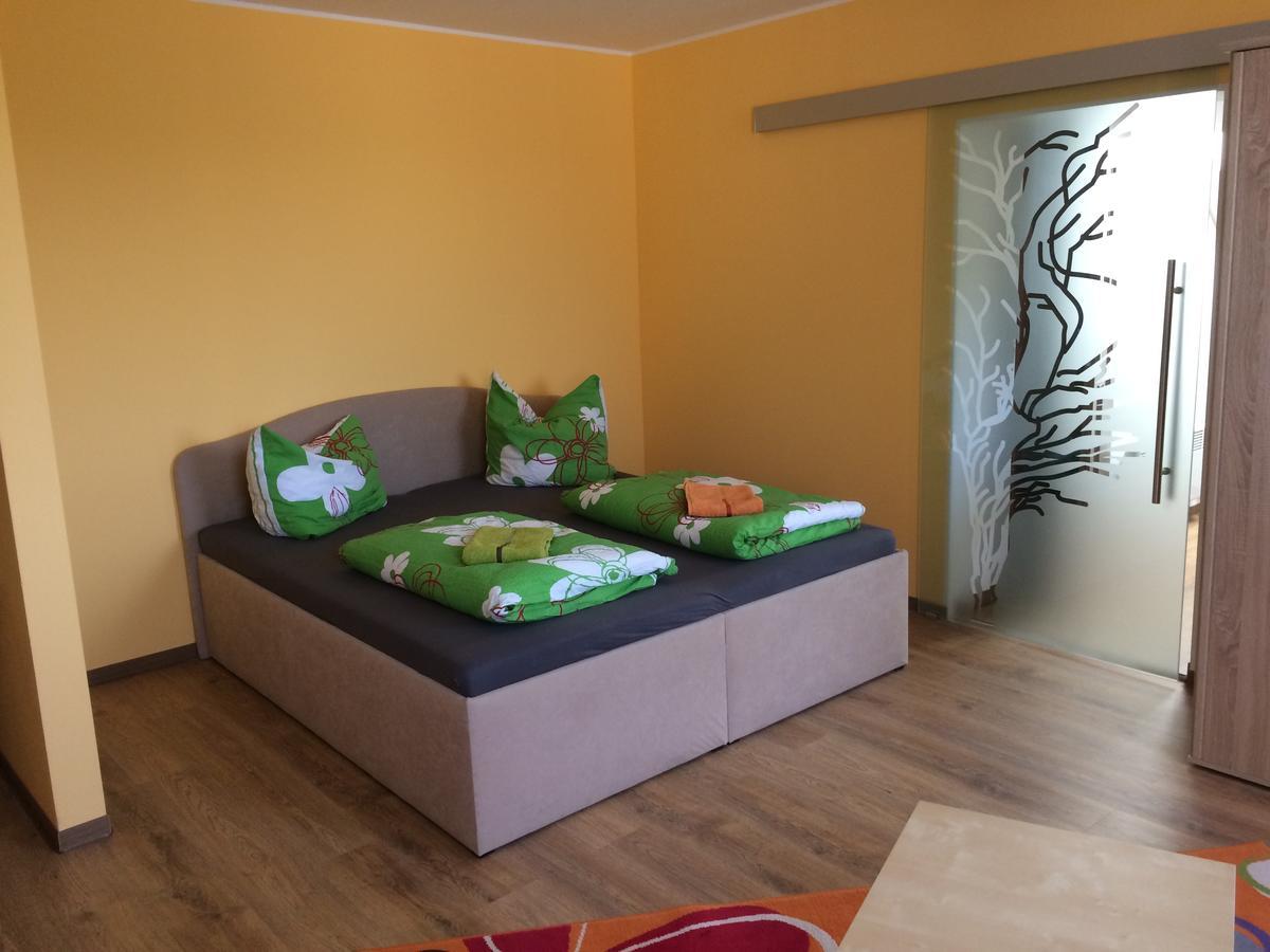 Pension Zum Alten Gasthaus Haensel Krauschwitz Екстериор снимка